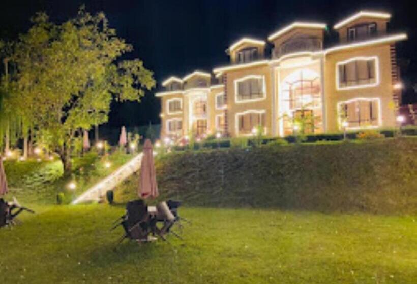 Forest Hill Resorts Laripora