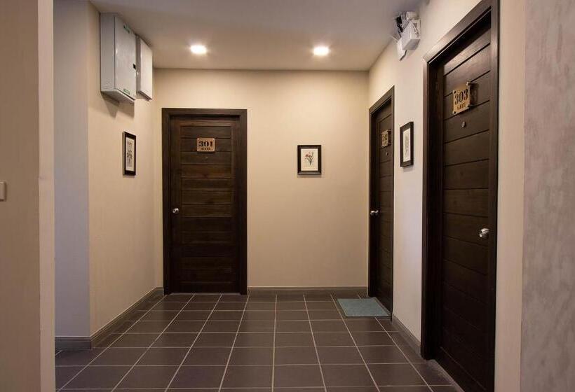 Gate78 Hostel Maephim Beach