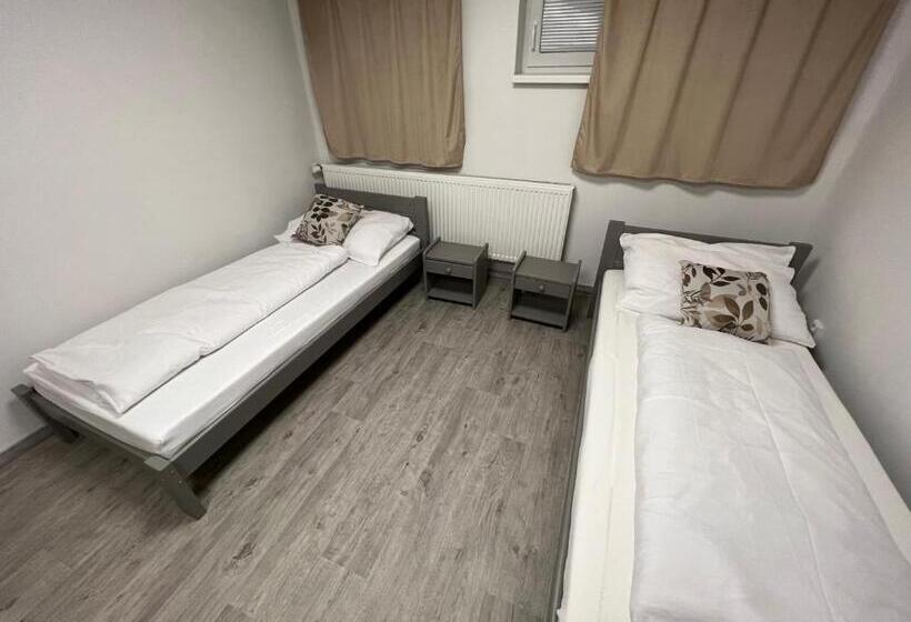 Hostel H18