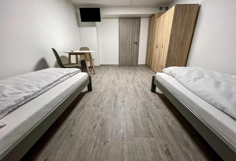 Hostel H18