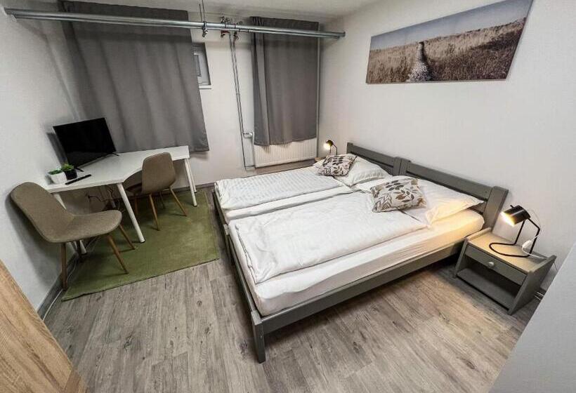 Hostel H18