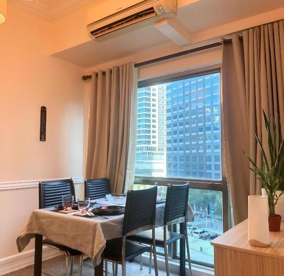 هتل Affordable Staycation Airbnb Bgc