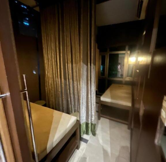 هتل Affordable Staycation Airbnb Bgc