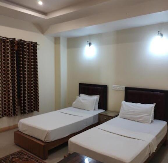 ホテル Beena Residency And Restaurant Ayodhya