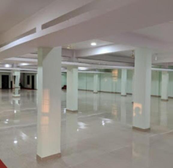 ホテル Beena Residency And Restaurant Ayodhya