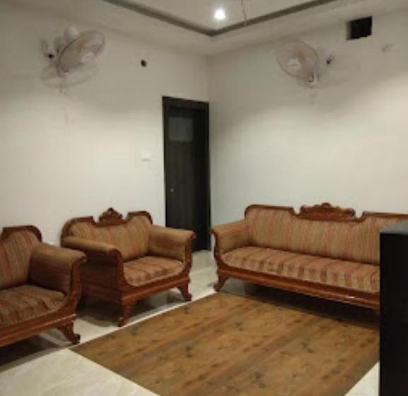 ホテル Bhargav Residency , Guwahati