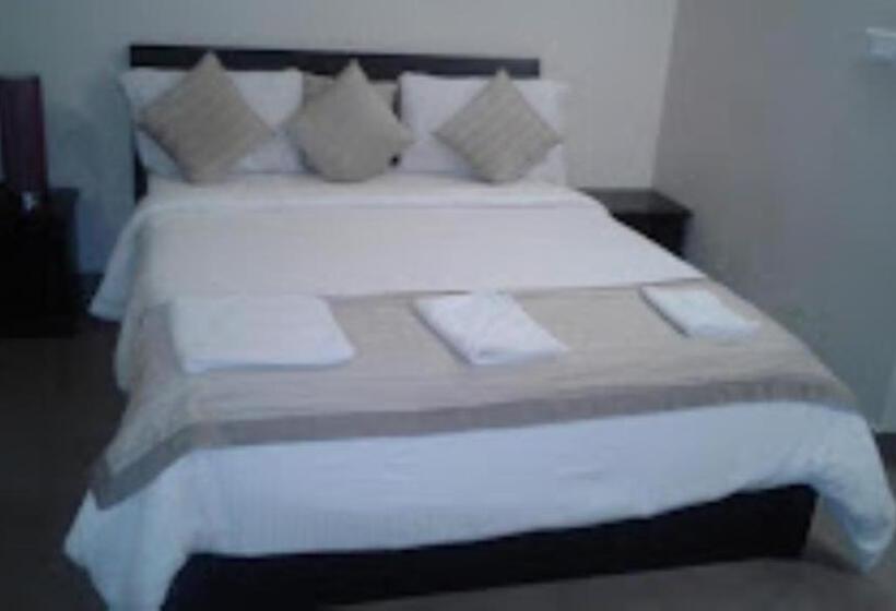 בית מלון כפרי Bota Royal Luxury Suites,koppa