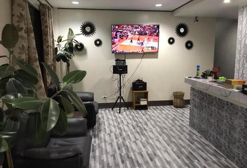 هتل C Djacob Haven And Tourist Inn