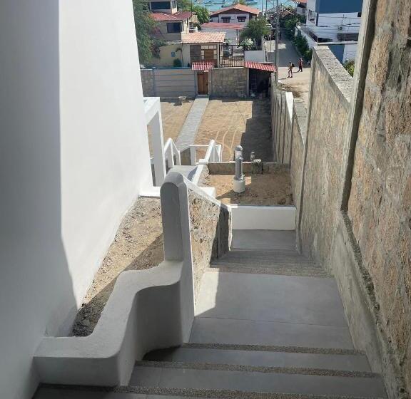 هتل Casa Lobster Bay