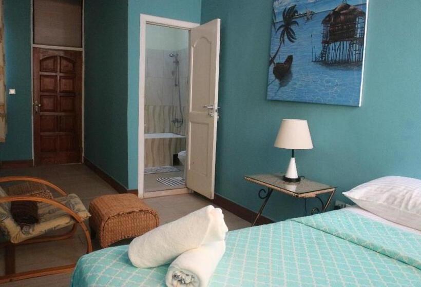 בית מלון כפרי Cliffhaven Beach Resort