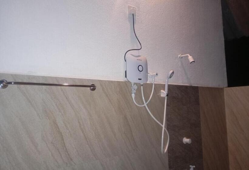 فندق Eagle Safari Cottage