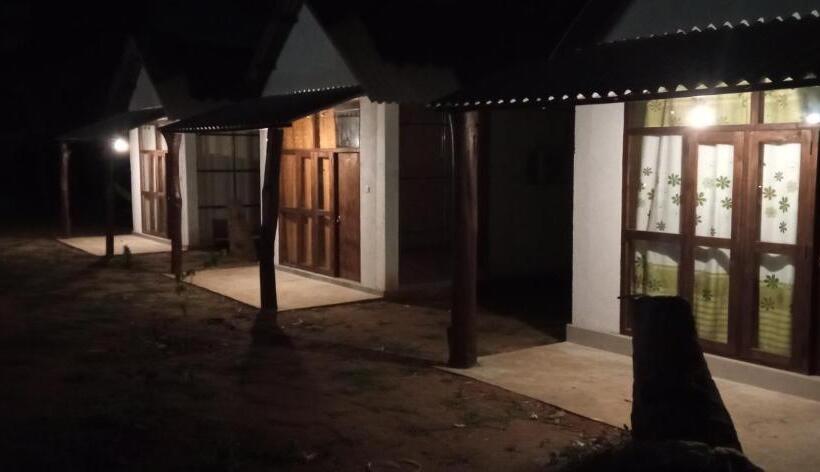 فندق Eagle Safari Cottage