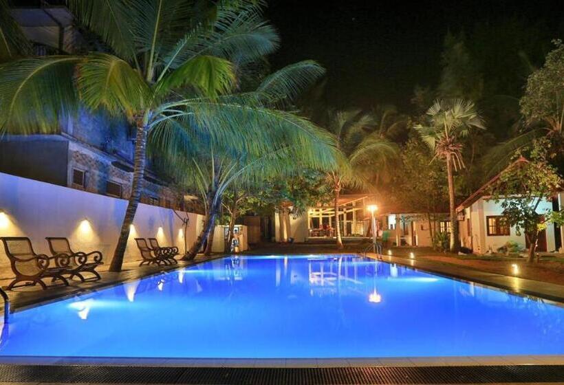 فندق Eagle Safari Cottage