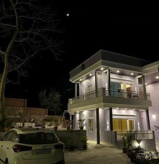 Отель Inn gulmarg