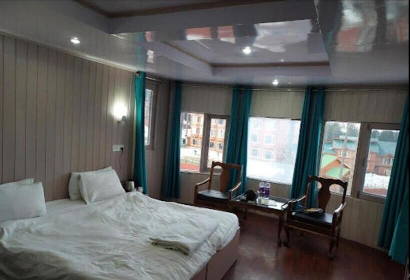 Отель Inn gulmarg