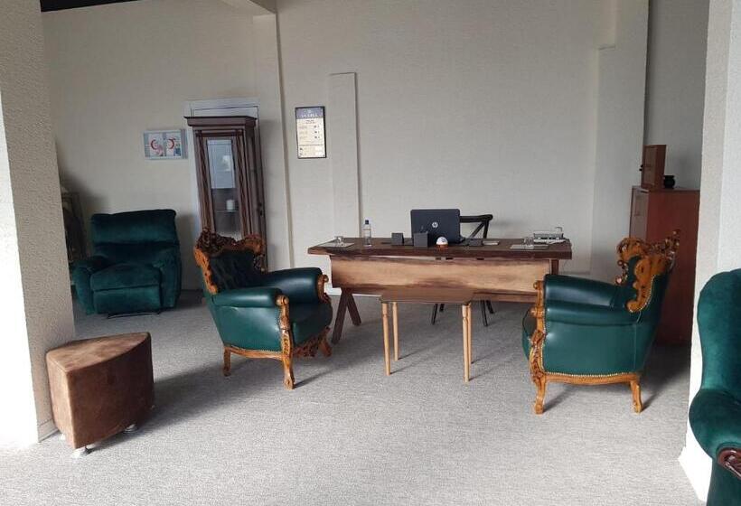 בית מלון כפרי La Pearl Konaklama