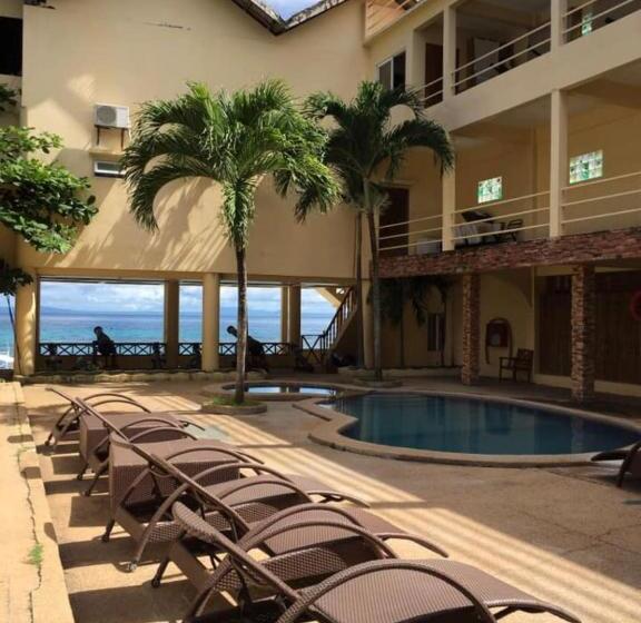 هتل Lalaguna Beach Club & Dive Centre