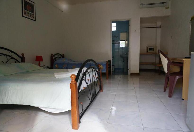 هتل Lalaguna Beach Club & Dive Centre