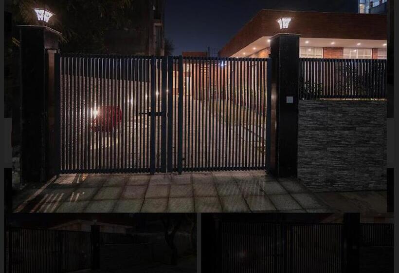 فندق Luxury Room In Noida Sector 132