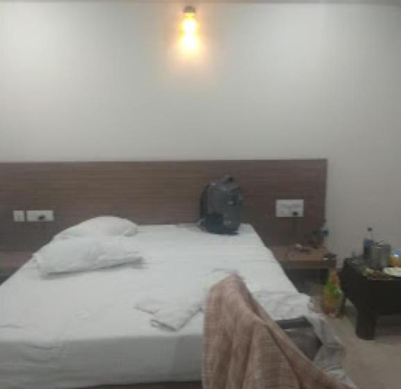 Hotel Mandara Residency,padu