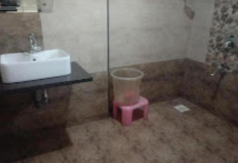 Hotel Mandara Residency,padu