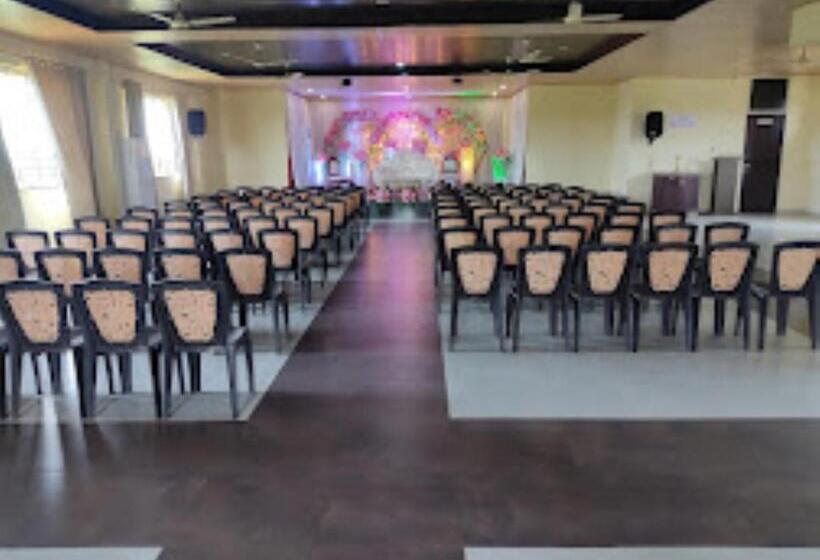 Hotel Mandara Residency,padu