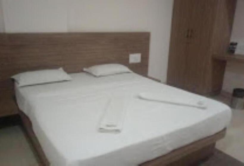 Hotel Mandara Residency,padu