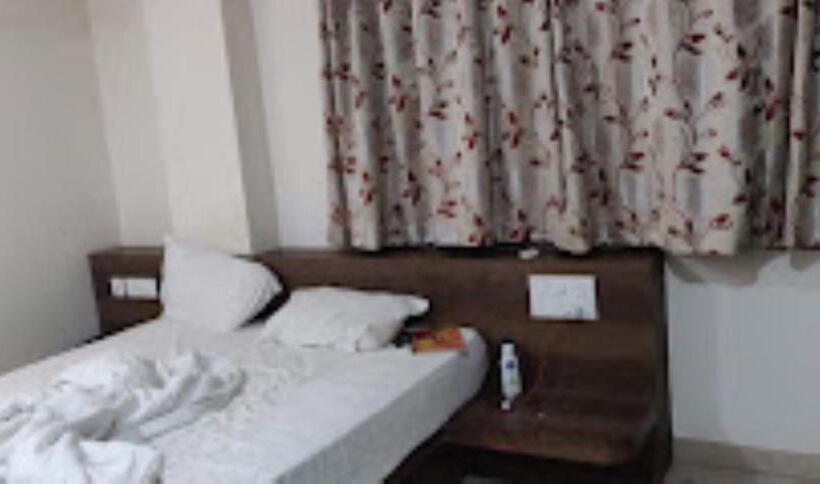 Hotel Mandara Residency,padu