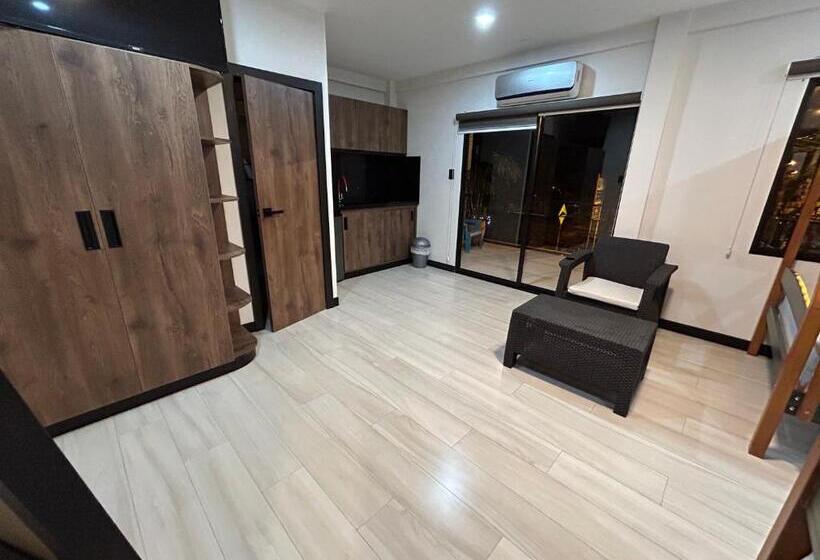 בית מלון כפרי Ocean Drive Lodge