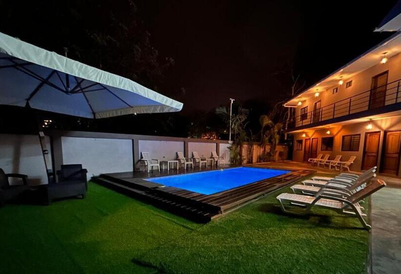 בית מלון כפרי Ocean Drive Lodge