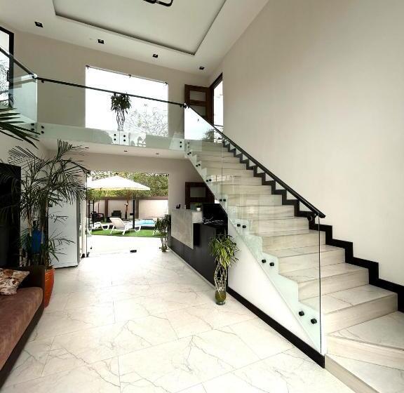 هتل Ocean Drive Lodge