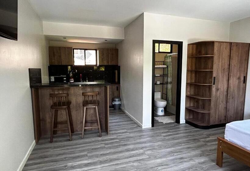 בית מלון כפרי Ocean Drive Lodge