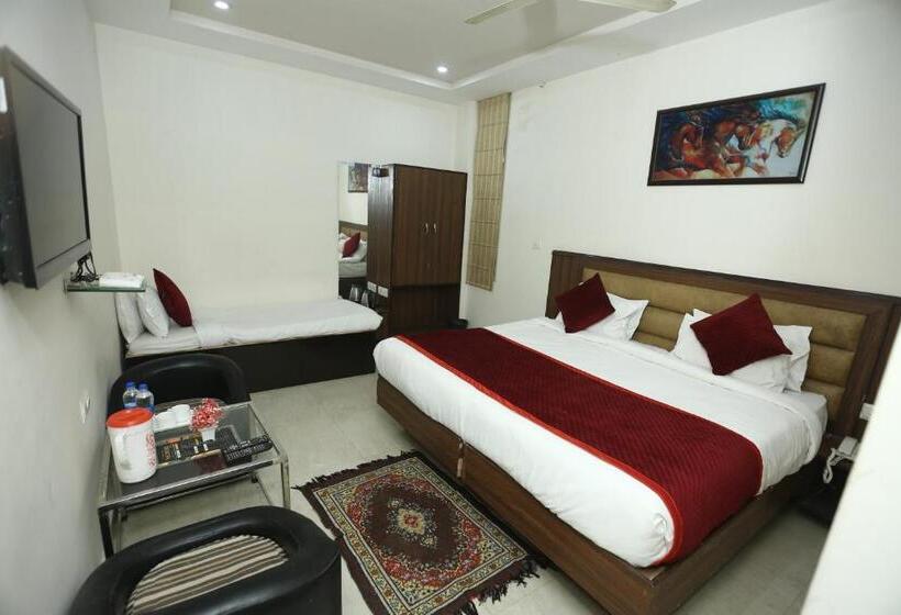 Отель Orchid & Banquet