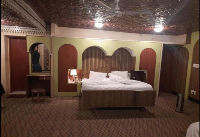 酒店 Palace Inn Shrinagar