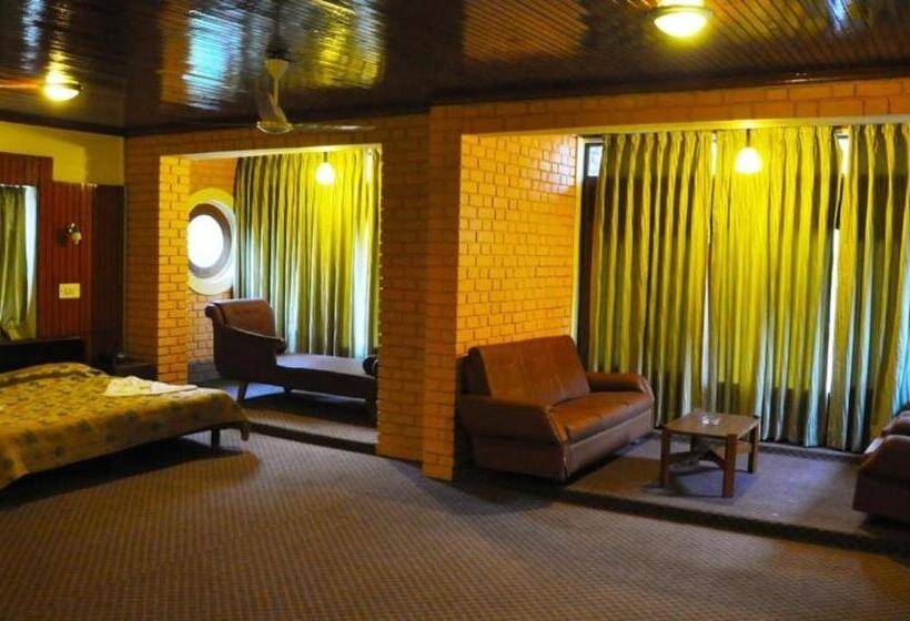 酒店 Palace Inn Shrinagar