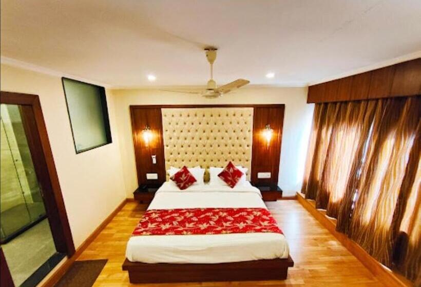 酒店 Palace Inn Shrinagar