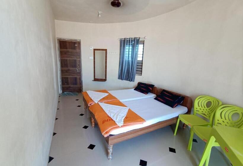 ホテル Dholavira Tourism Resort