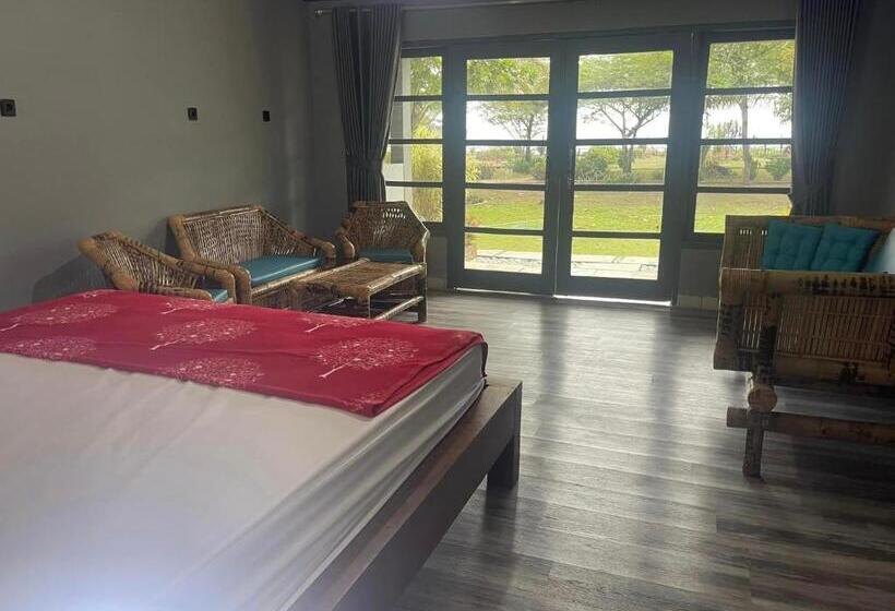 בית מלון כפרי Supersuck