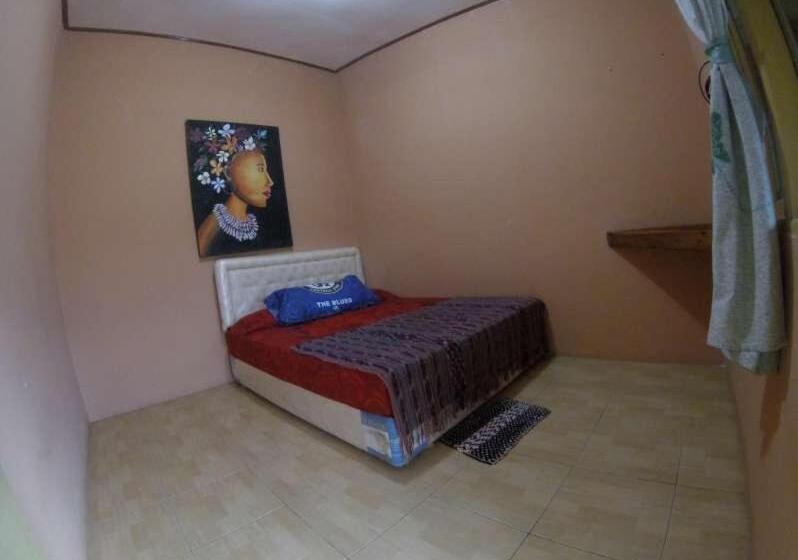 בית מלון כפרי Supersuck