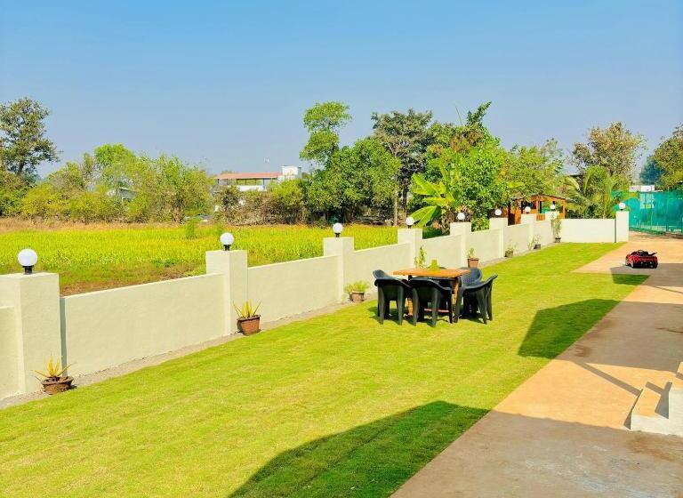 בית מלון כפרי Tara S Hill Resort