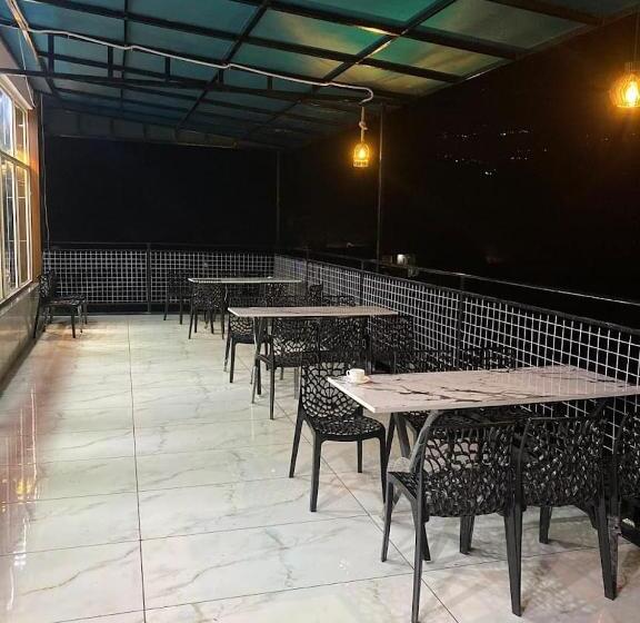 ホテル The Kings Delight