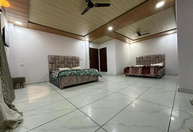 ホテル The Kings Delight