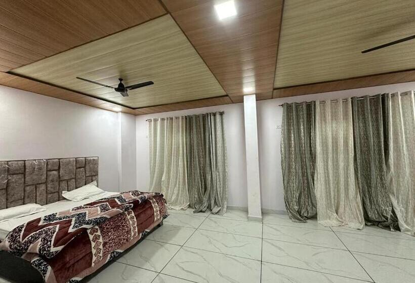 ホテル The Kings Delight