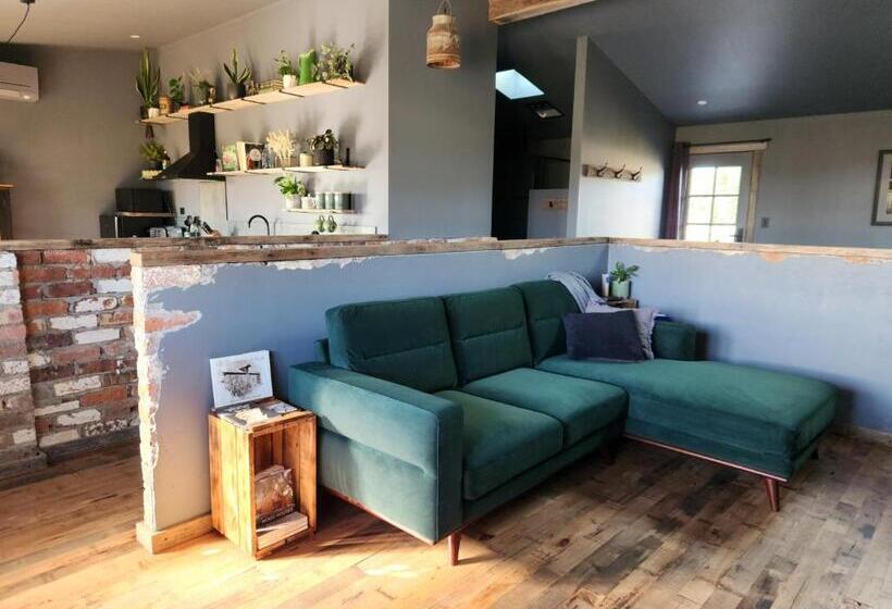 Отель The Old Dairy On Winkleigh