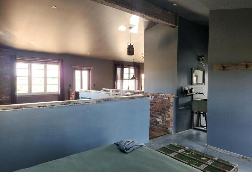 Отель The Old Dairy On Winkleigh