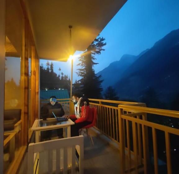 فندق The Woodpecker Inn Jibhi