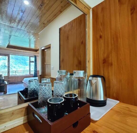 فندق The Woodpecker Inn Jibhi