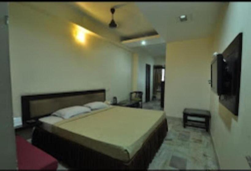 Отель Yadu Residency Meerut