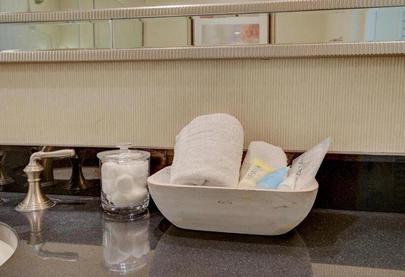 Luxe 1br 2bth Suite Mgm Signature Balcony