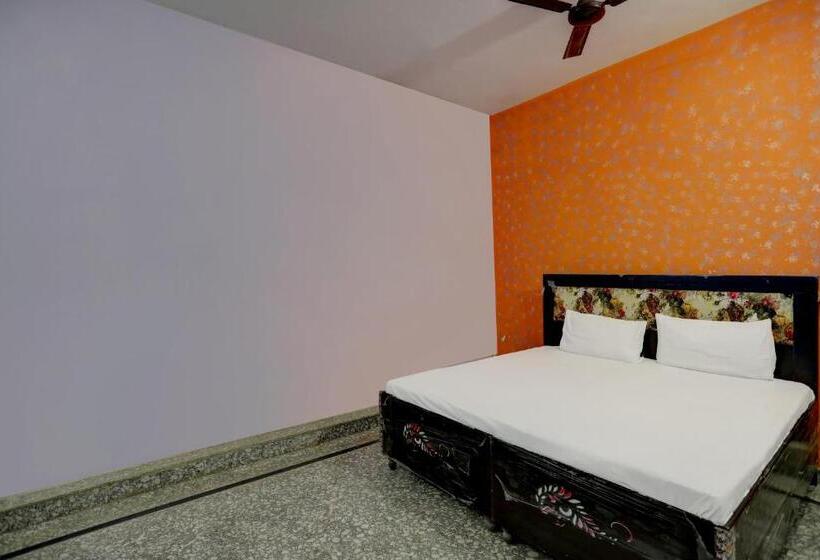 Oyo Hotel Gayatri Palace